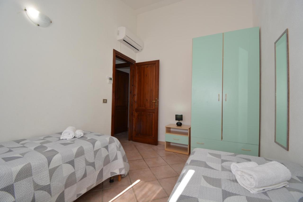 Appartamenti Corallo San Teodoro  Exterior foto